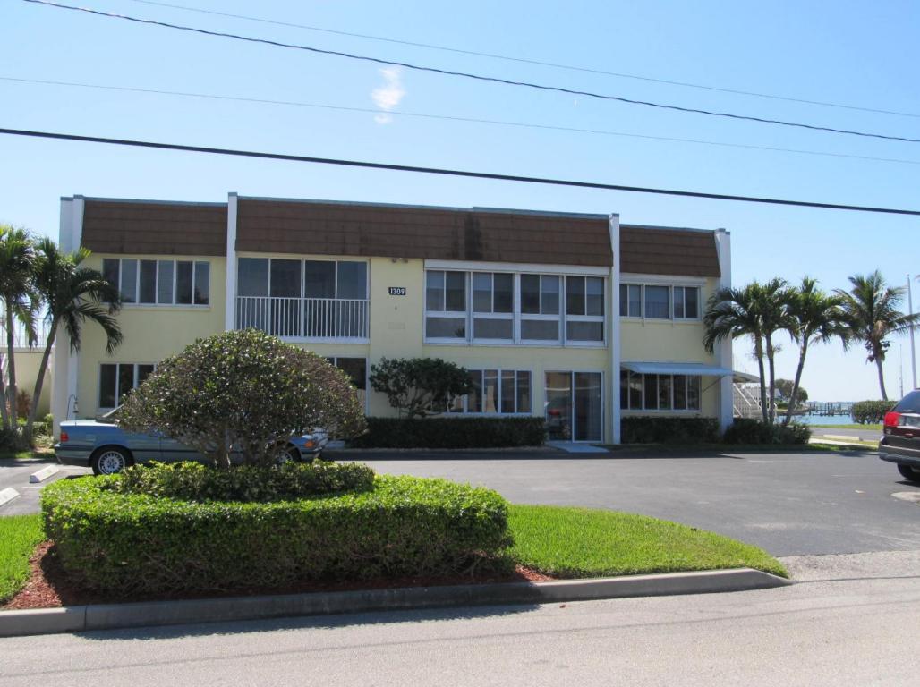 1309 Bayshore Dr Drive - Photo 1