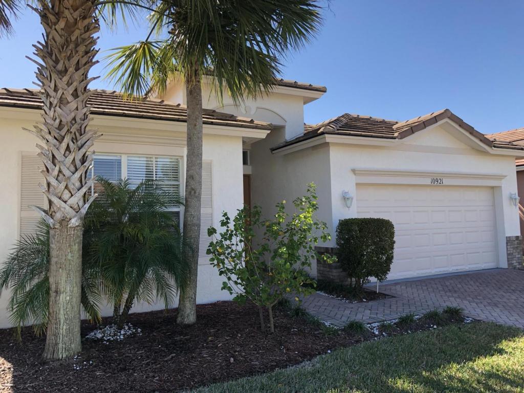 10921 Dunhill Court - Photo 1