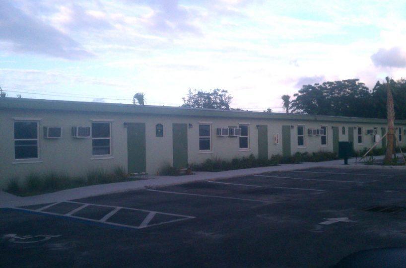 632 7th Street - Photo 1