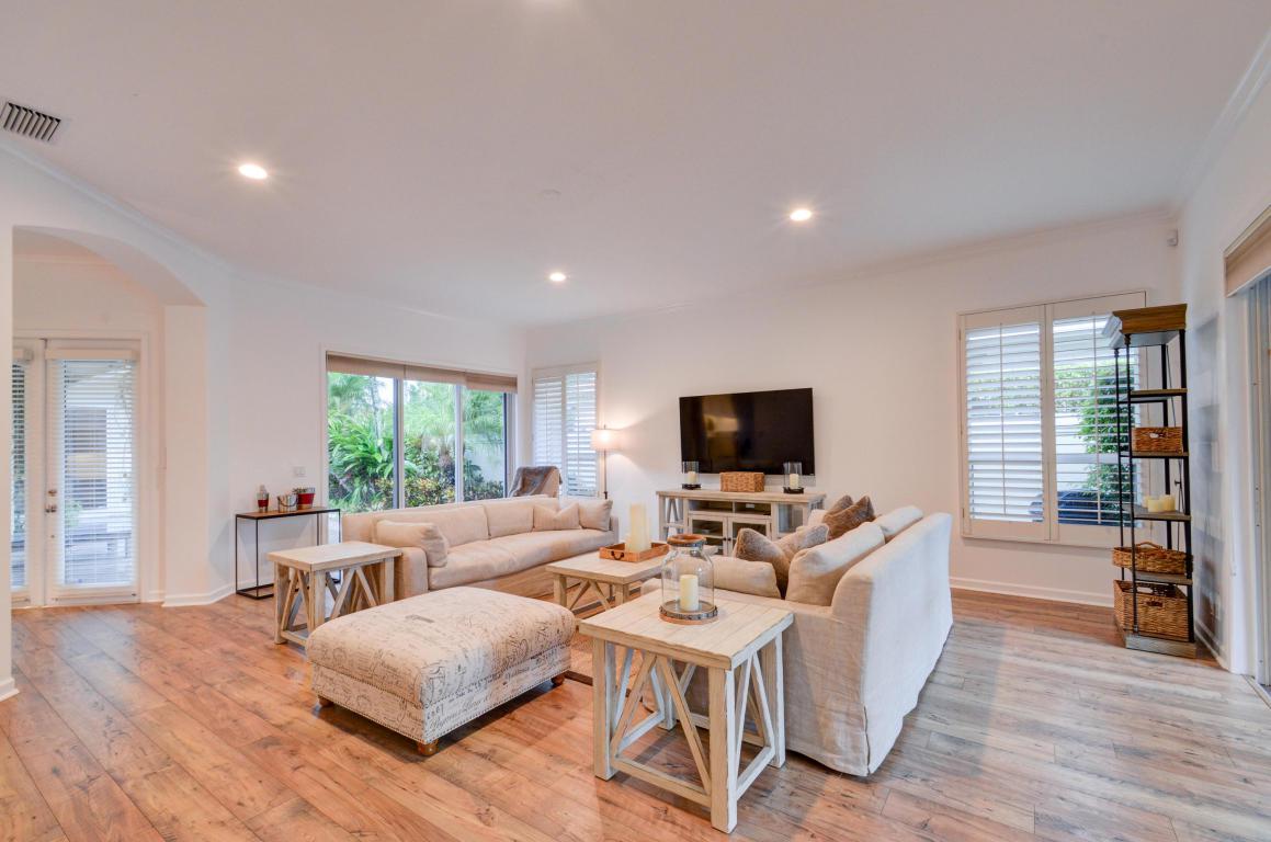 2711 Twin Oaks Way - Photo 1