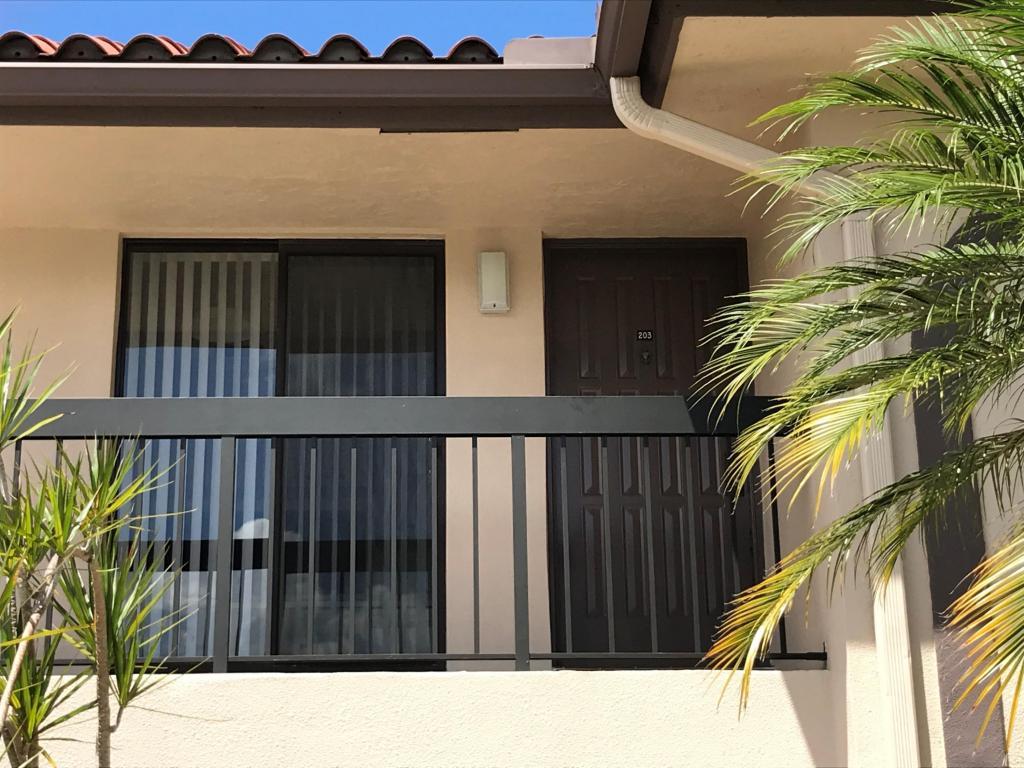 301 Club Circle - Photo 1