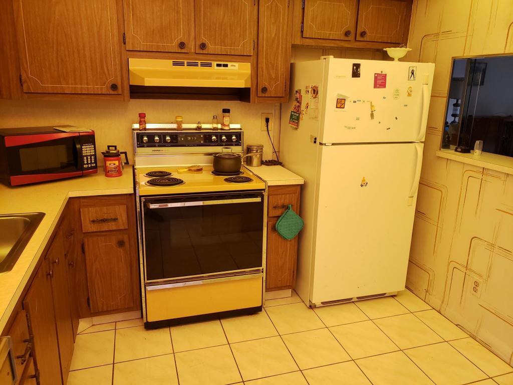 9800 Sunrise Lakes Boulevard - Photo 1