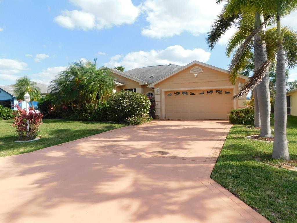 803 Sandburg Lane - Photo 1
