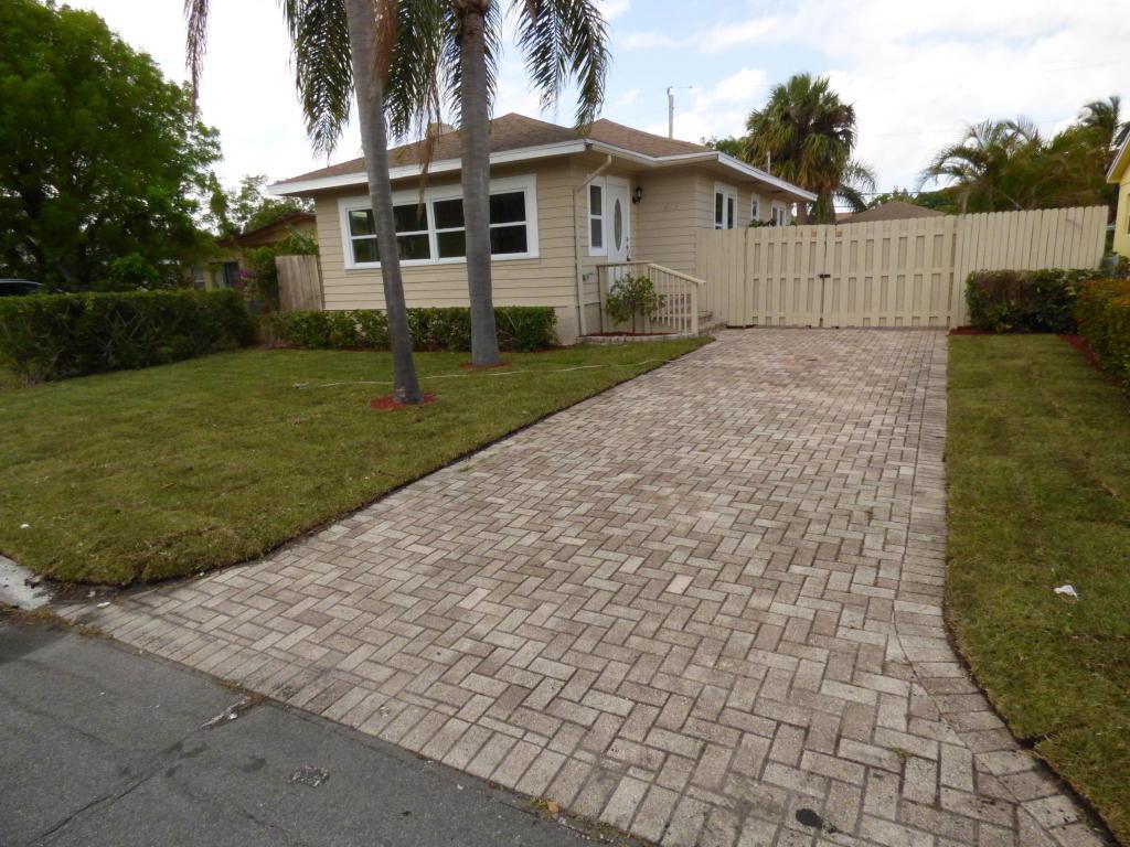 615 41st Street - Photo 1