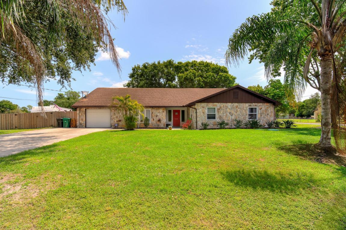 5610 Palmetto Drive - Photo 1