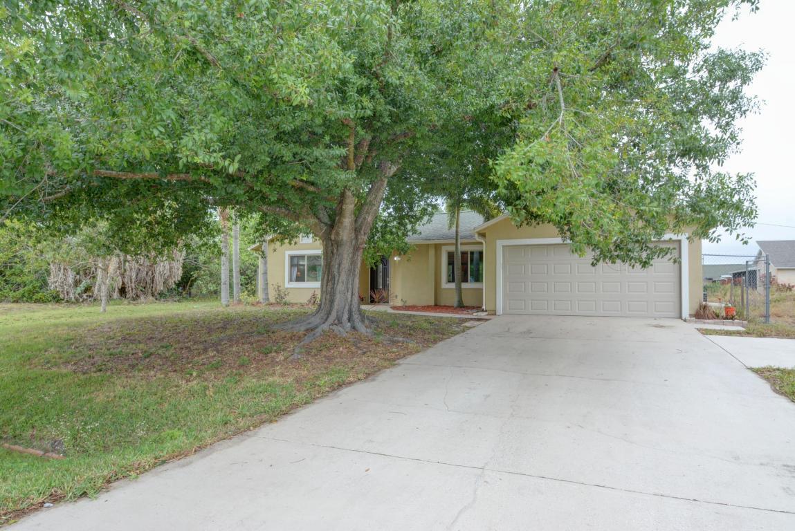 1137 Alcantarra Boulevard - Photo 1