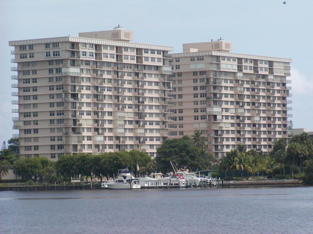 2121 Ocean Boulevard - Photo 1