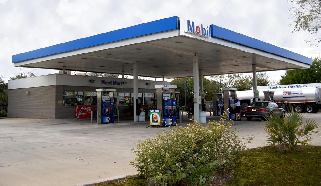 Gas Station Ocoee - Photo 1