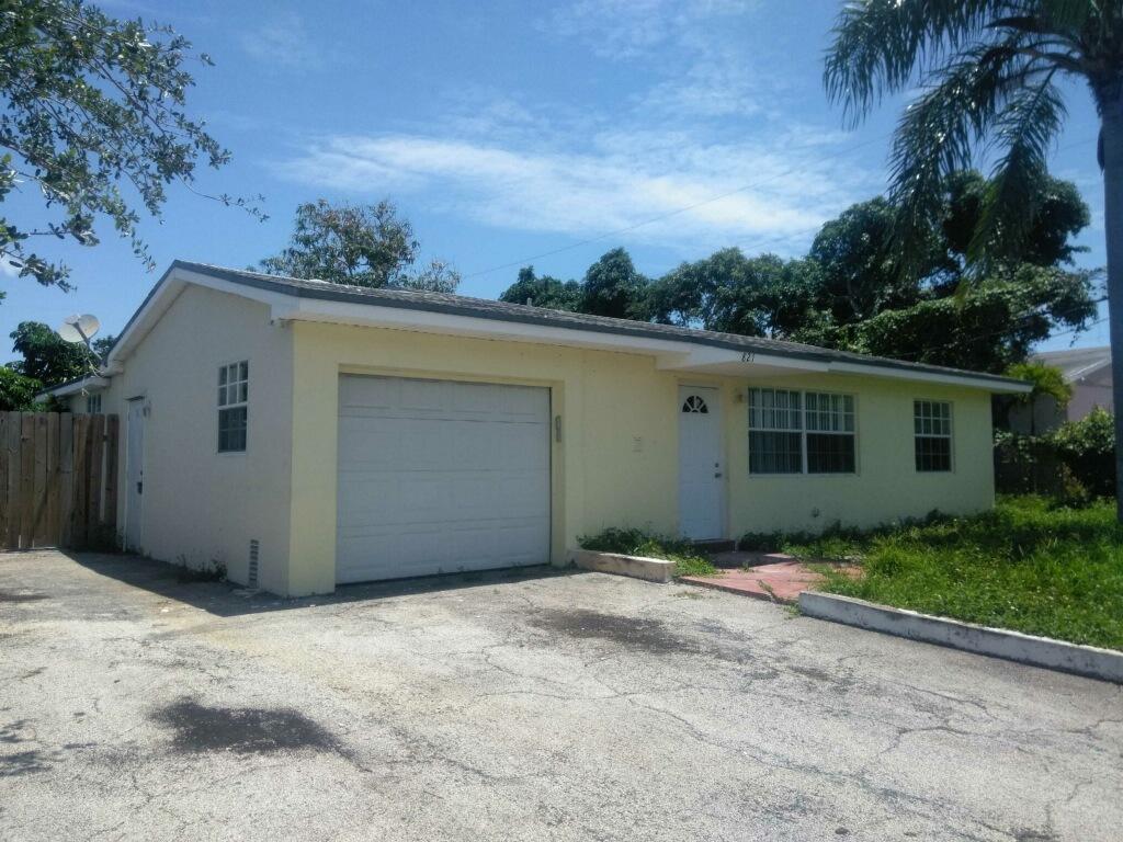 821 43rd Street - Photo 1