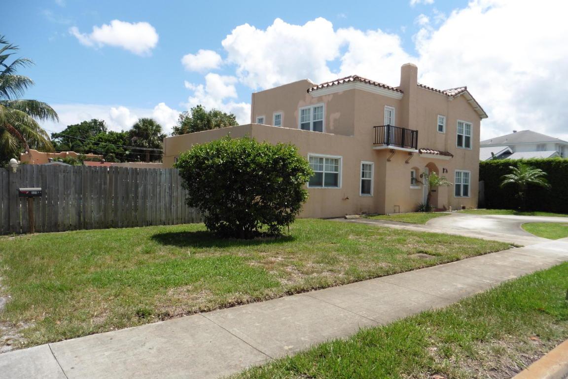 320 Edgewood Drive - Photo 1