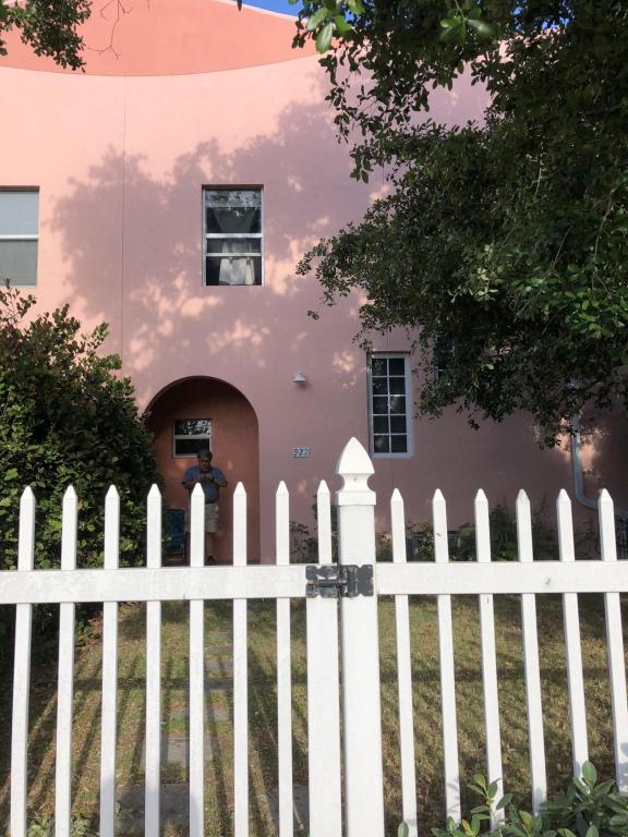 922 Federal Highway - Photo 1
