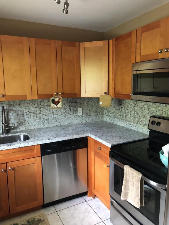576 Brittany L - Photo 1