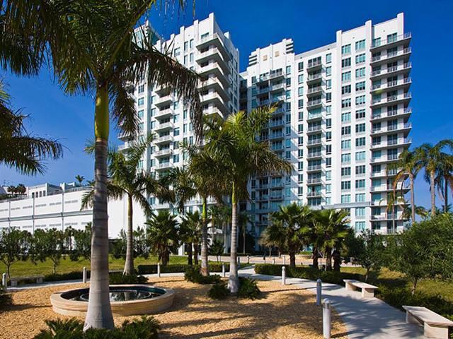 300 Australian Avenue - Photo 1