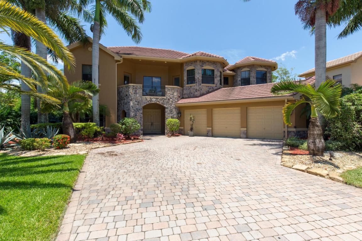 10594 Versailles Boulevard - Photo 1