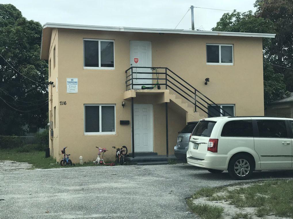716 22nd Street - Photo 1