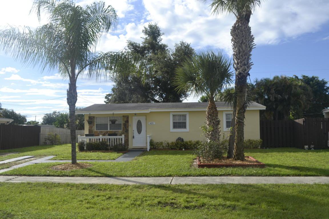 621 Camellia Drive - Photo 1