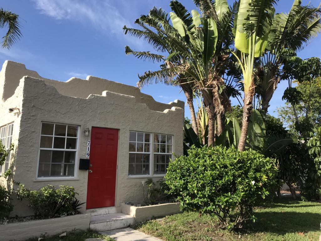 719 Francis Street - Photo 1