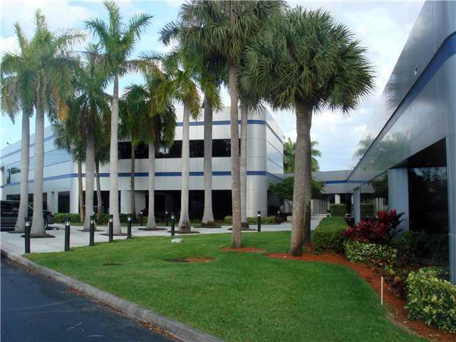 3323 Commercial Boulevard - Photo 1