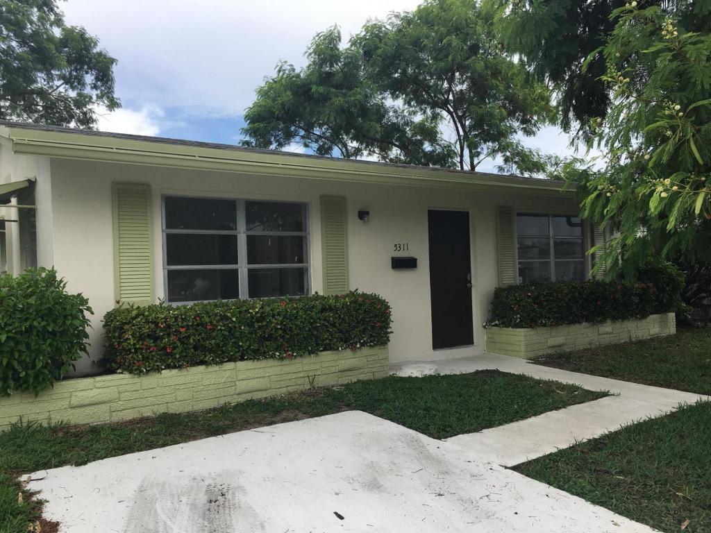 5311 49th Avenue - Photo 1