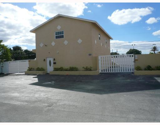 4446 Carver Street - Photo 1