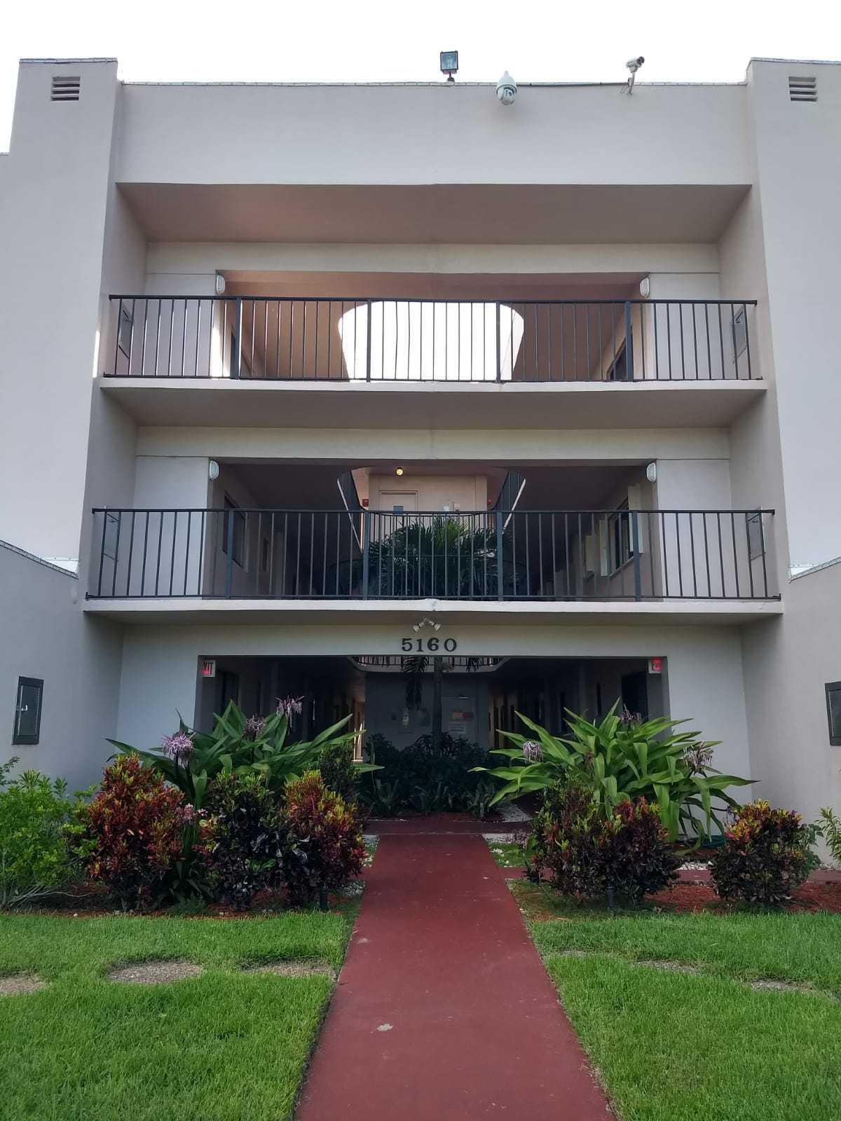 5160 Las Verdes Circle - Photo 1