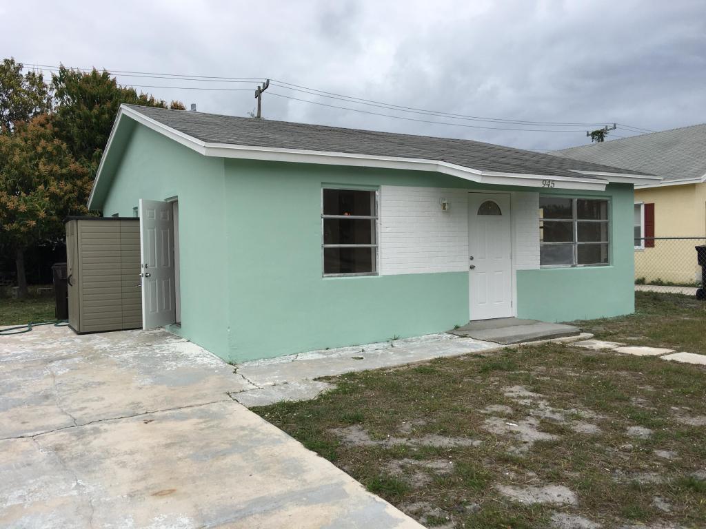 945 29th Street - Photo 1