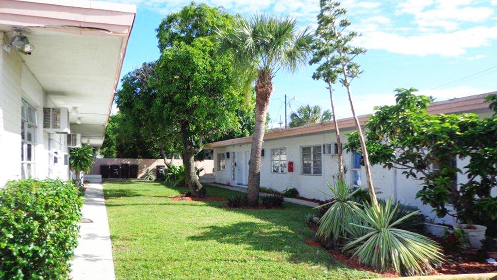 817 2nd Street - Photo 1