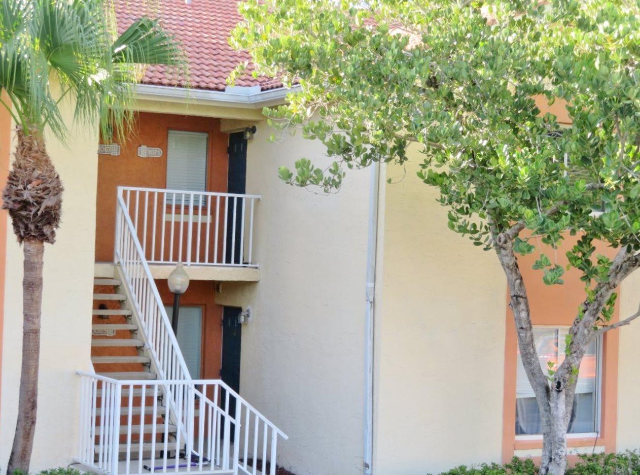 1071 The Pointe Drive - Photo 1