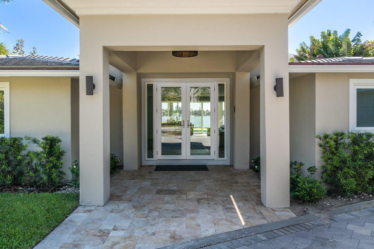 714 Lake Drive - Photo 1