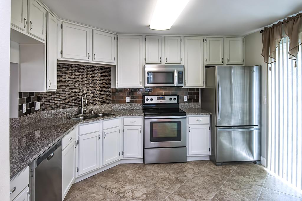 1907 Aynsley Way - Photo 1