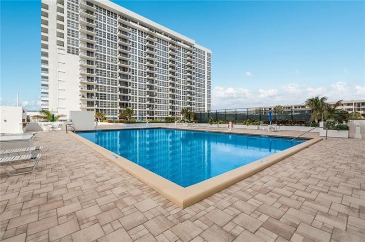 525 Ocean Boulevard - Photo 1