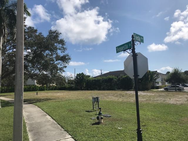 312 Tequesta Drive - Photo 1