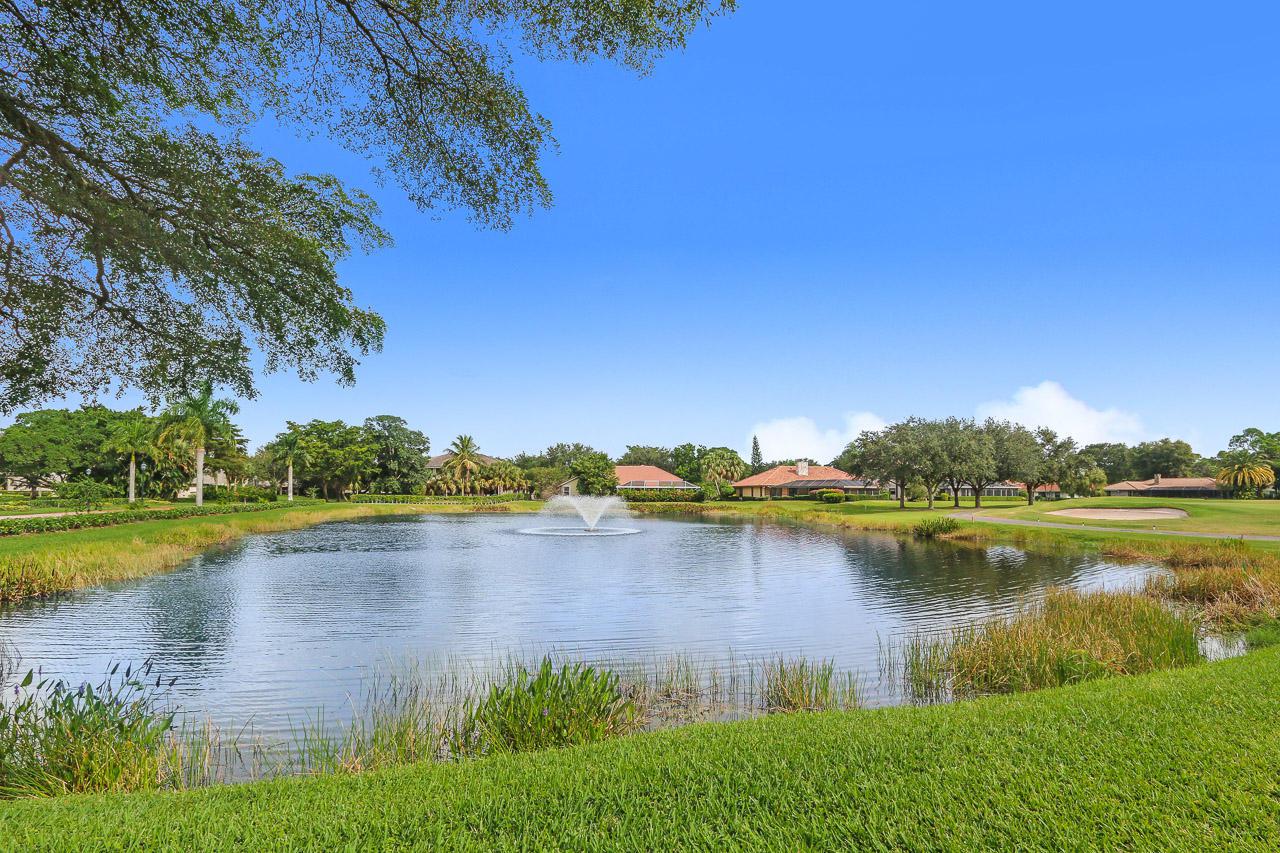 201 Old Meadow Way - Photo 1