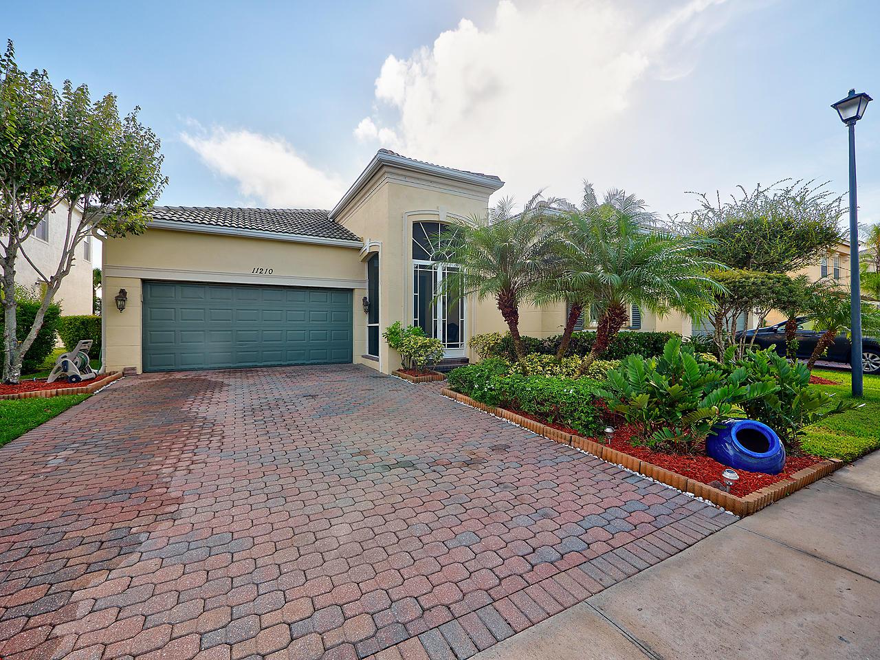 11210 Kingslake Circle - Photo 1