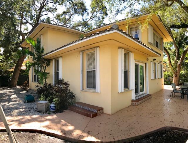 3698 Franklin Avenue - Photo 1