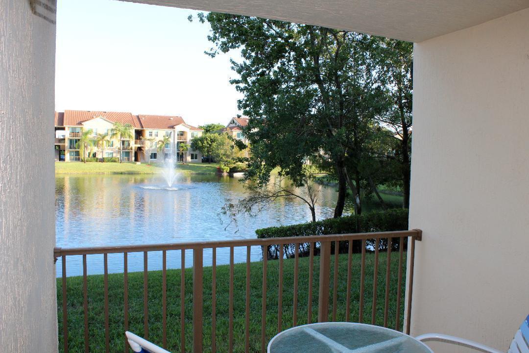 808 Villa Circle - Photo 1