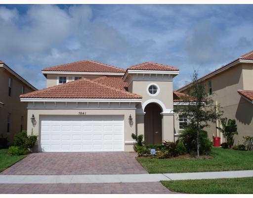 7841 Heritage Boulevard - Photo 1