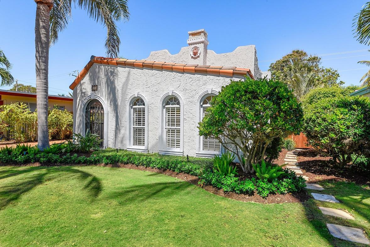 235 Nottingham Boulevard - Photo 1