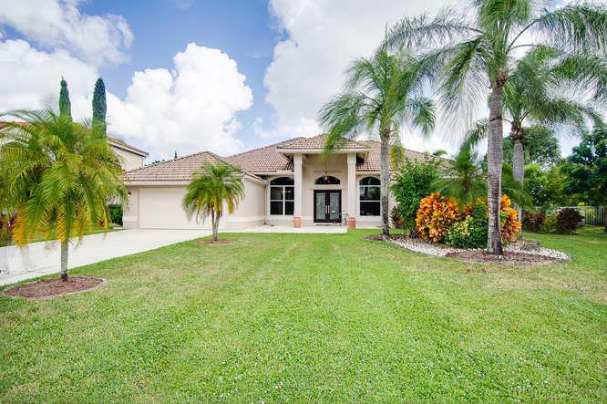 5609 Lake Shore Village Circle - Photo 1