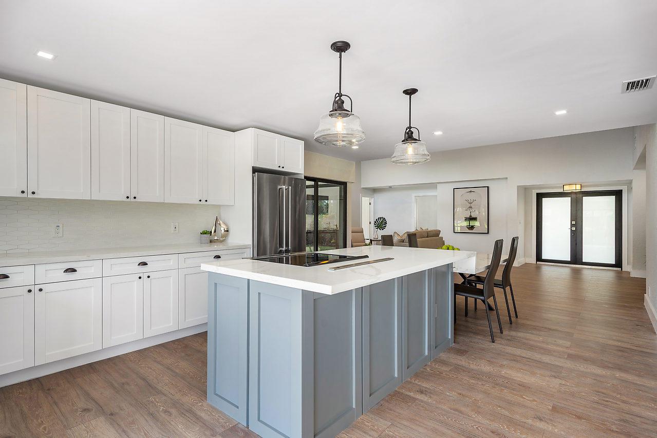 817 Foxpointe Circle - Photo 1