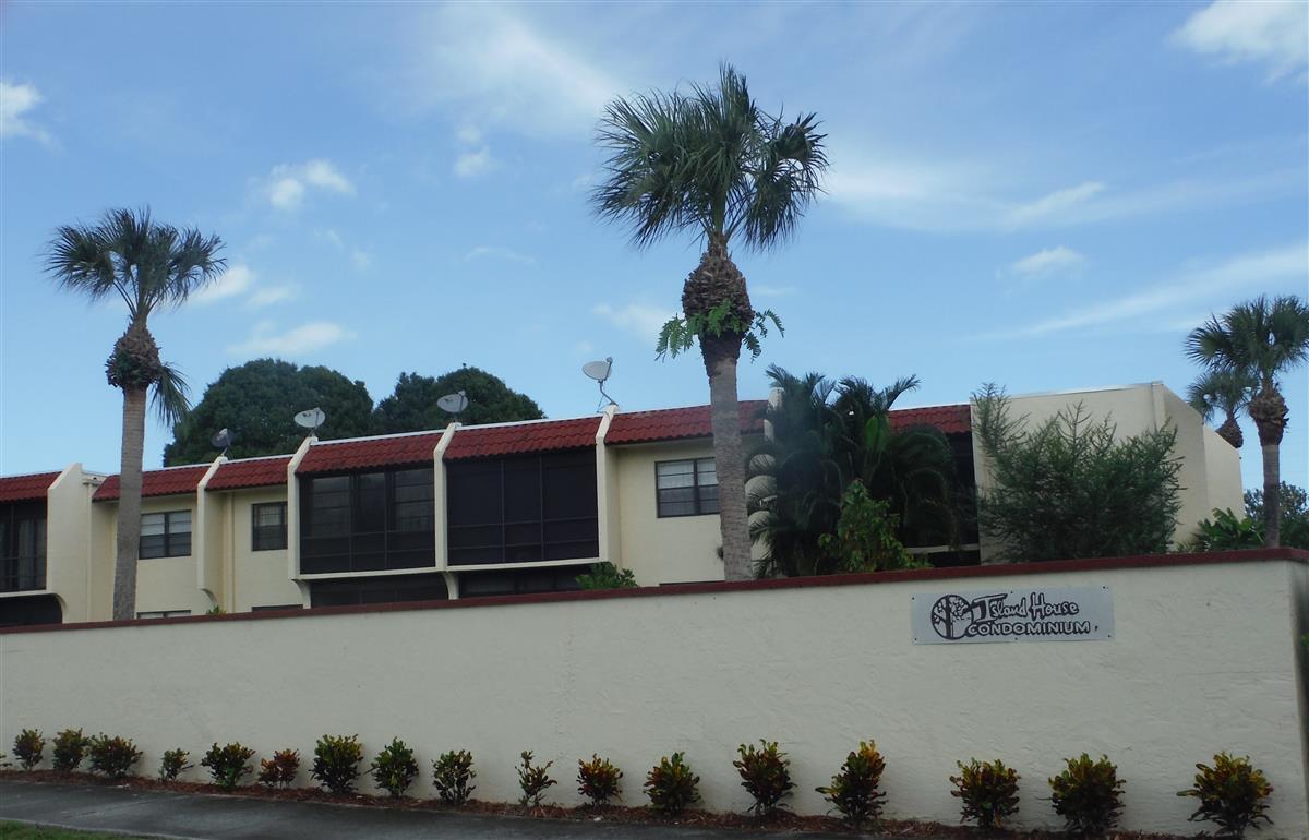 2050 Oleander Boulevard - Photo 1