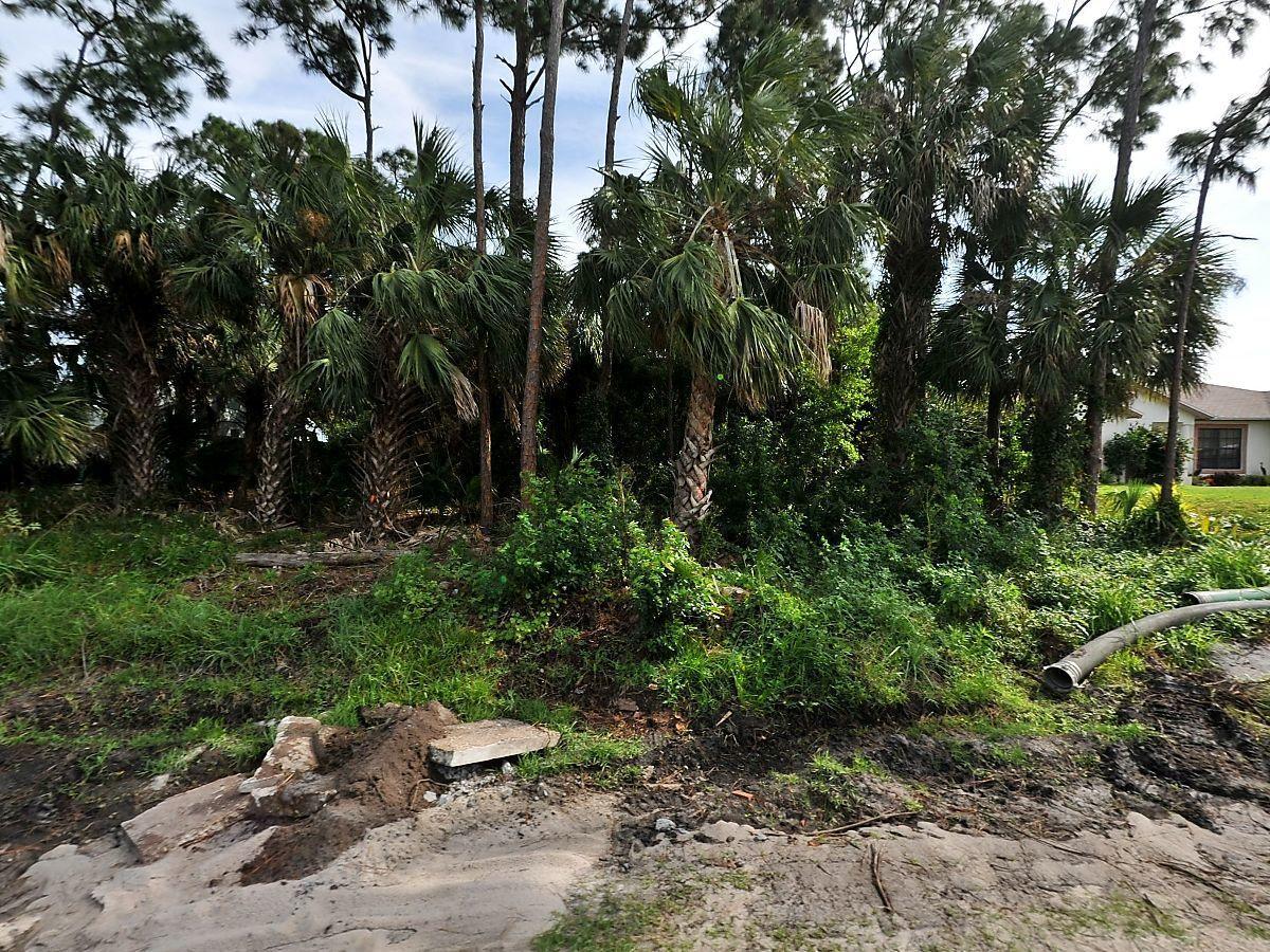 4702 Sunset Boulevard - Photo 1