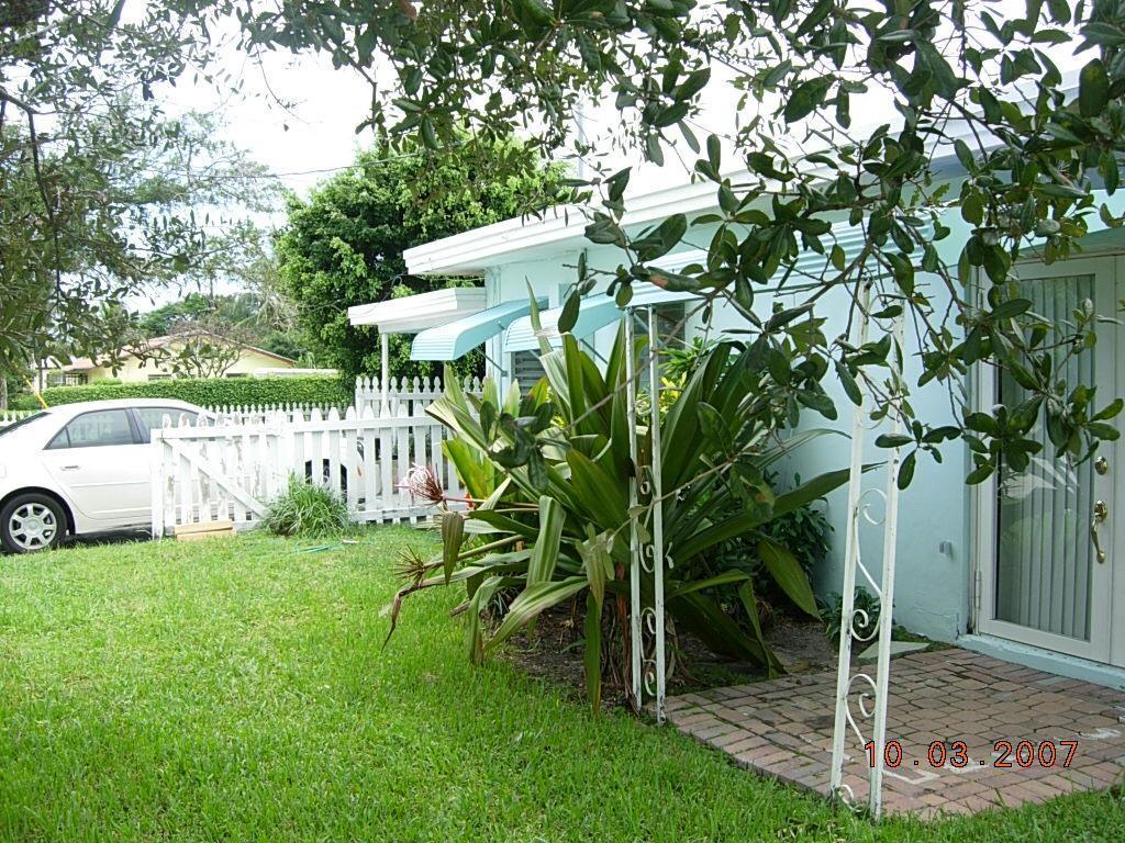 301 Swinton Avenue - Photo 1