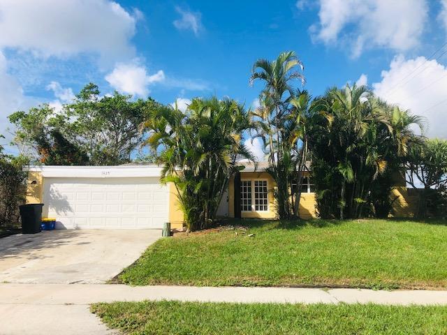 1425 Hillcrest Drive - Photo 1