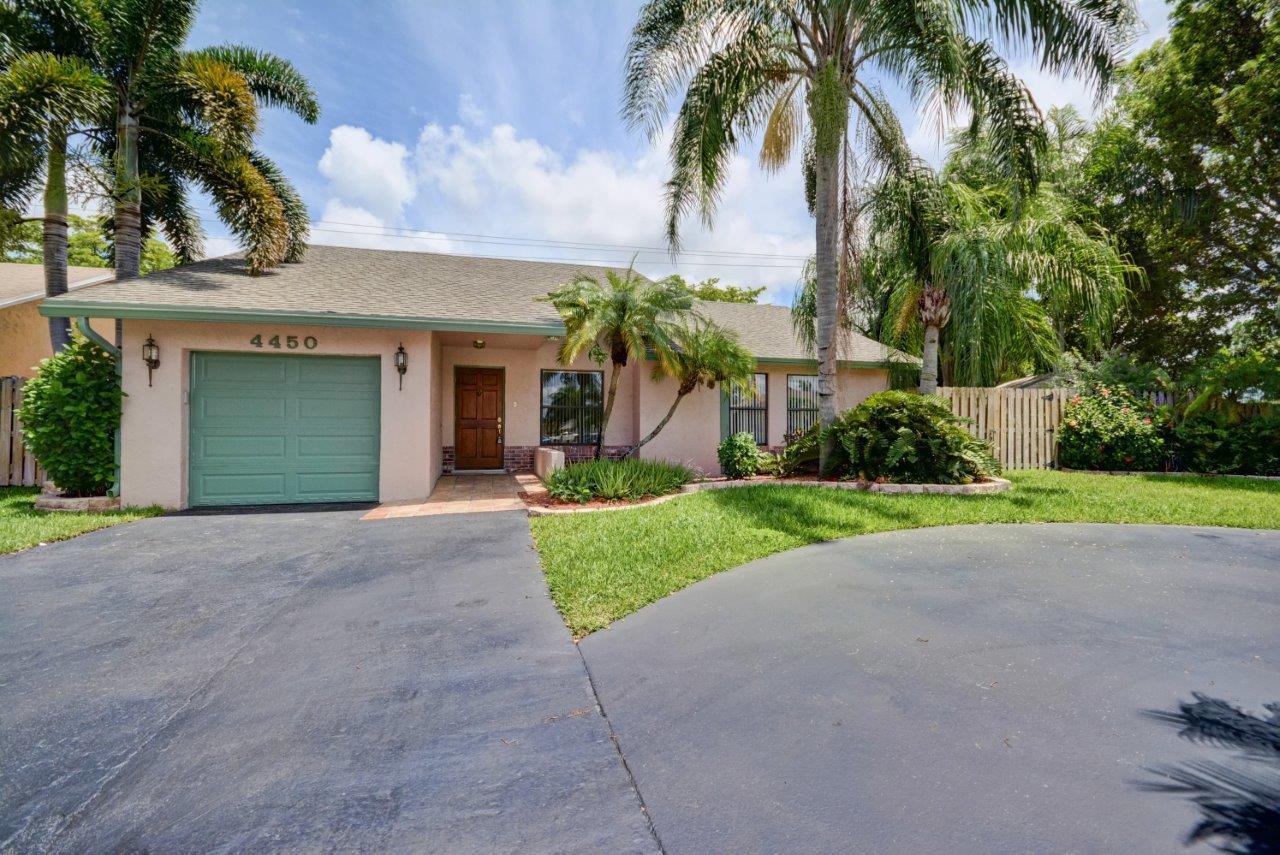 4450 94 Ter Terrace - Photo 1