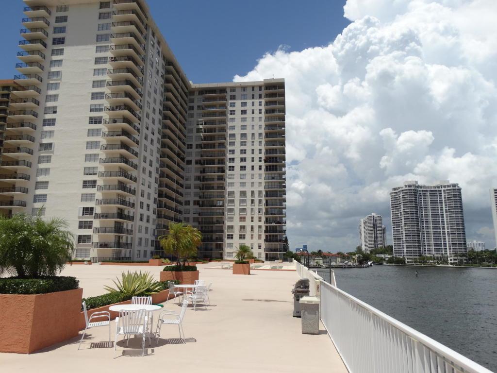 301 174th Street - Photo 1