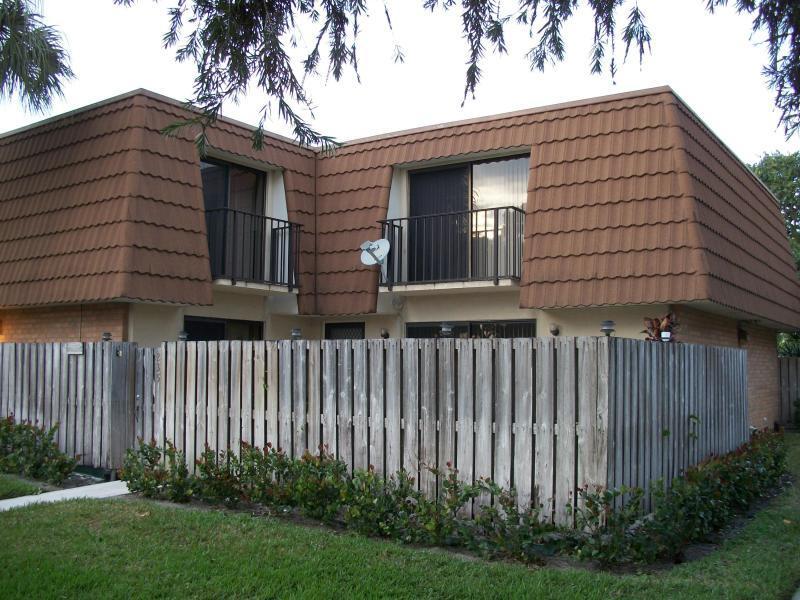 235 Charter Way - Photo 1