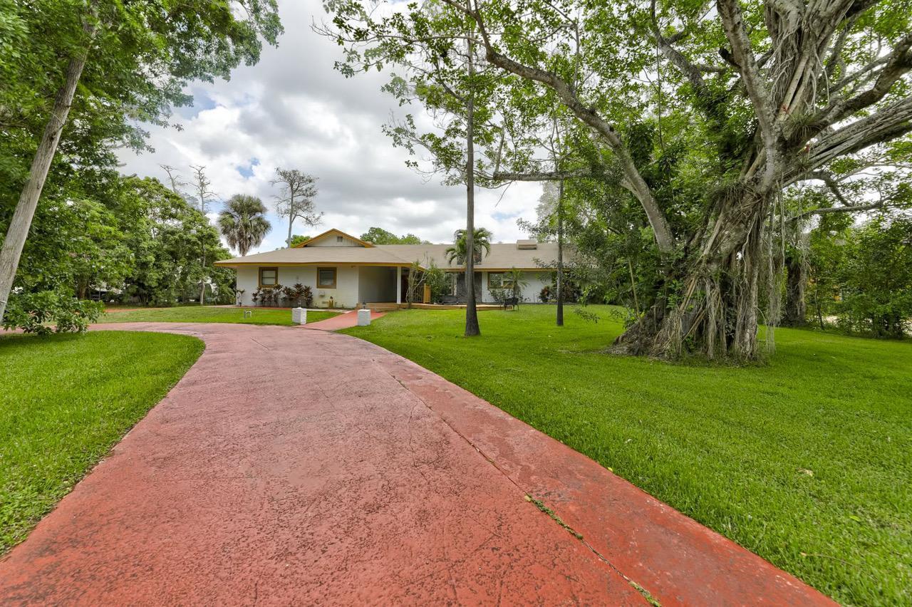 6220 77th Terrace - Photo 1