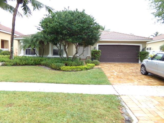 6139 Indian Forest Cir Circle - Photo 1