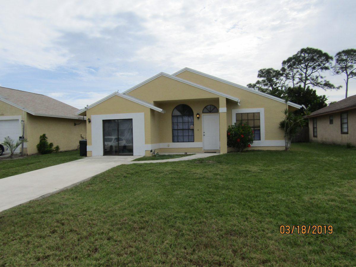 5605 Collins Avenue - Photo 1